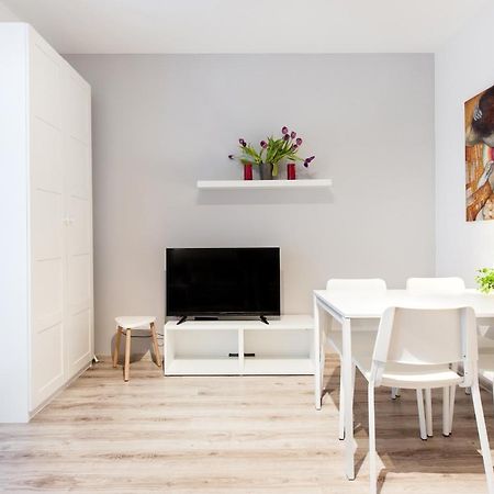 Super Apart Dywizjonu 303 175/8 Apartment Варшава Стая снимка